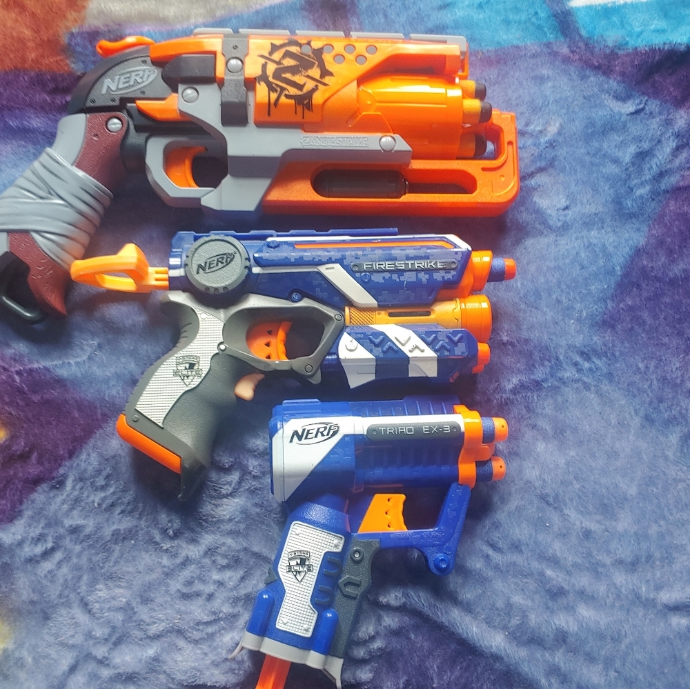 NERF Zombie Strike gun + 2 others
